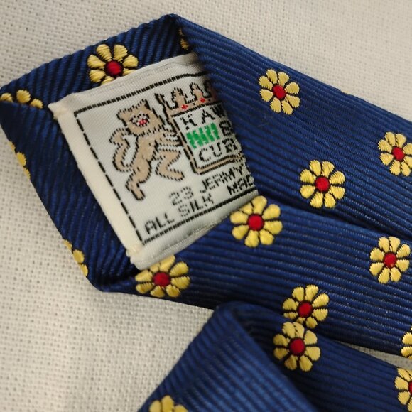 ❤️HAWES & CURTIS Daisies Handmade in England Silk Necktie Tie - Picture 3 of 8